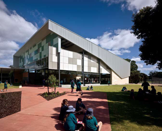 Dalyellup College, Bunbury Western Australia, uses roofing and walling made from ZINCALUME® steel and COLORBOND® steel in profile LYSAGHT SPANDEK HI-TEN® steel in colour Shale Grey™