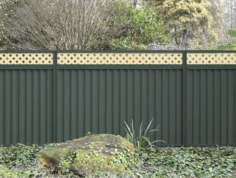 Fencing made from COLORBOND® steel in Hedge®