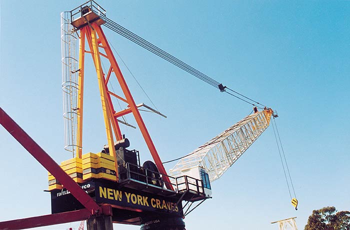 Australian Made Favelle Favco crane