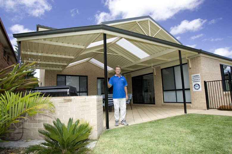 Colin Tarman, whose company builds pergolas with roofing made from LYSAGHT TRIMDEK® or LYSAGHT CUSTOM ORB®. Tarnel Constructions is a member of the STEEL BY™ Brand Partnership Program.